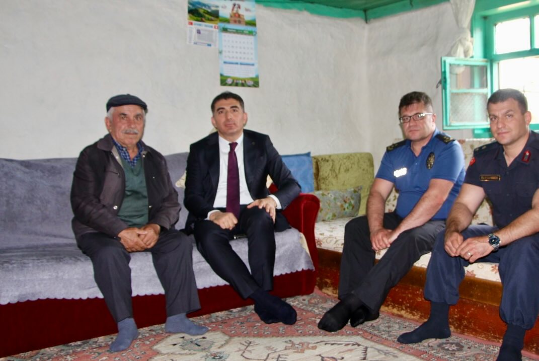 Kaymakam KAYA'dan, Aziz Şehitlerimizin Babalarına, Babalar Günü Ziyareti